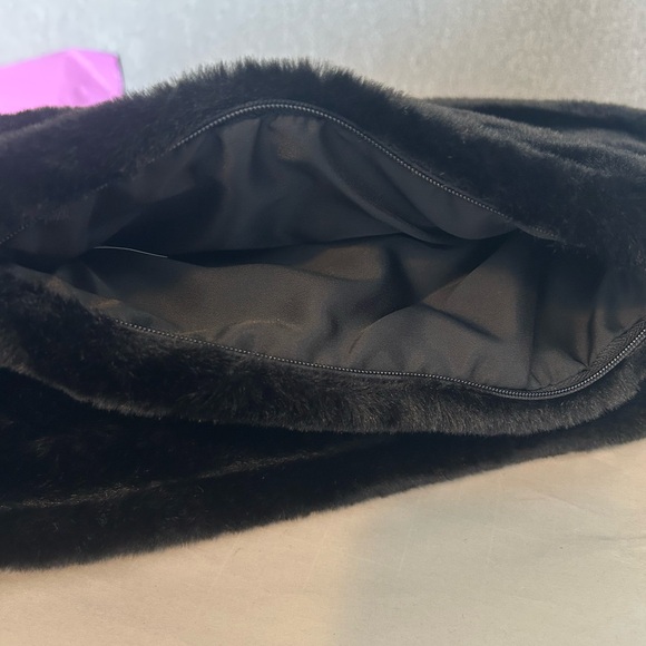 Elegant Black Scarf NWT - Picture 7 of 11